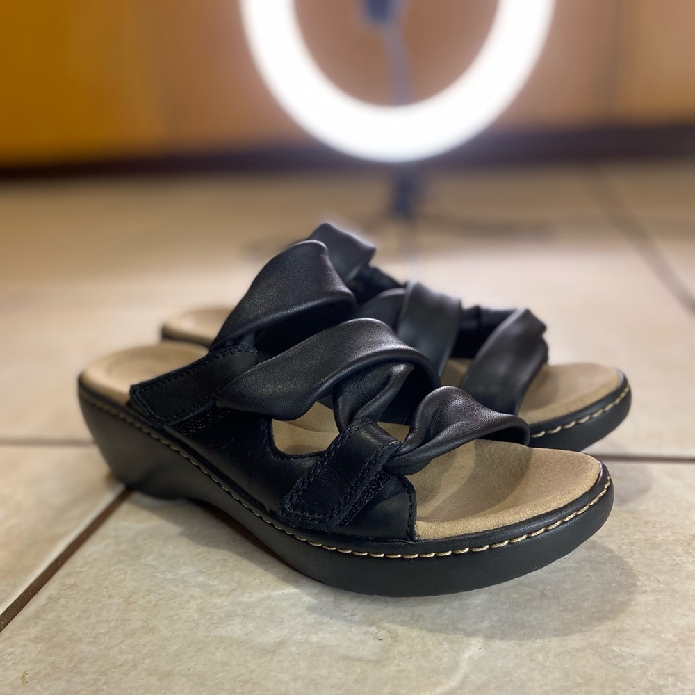 $90 Clarks Merliah Karli Black